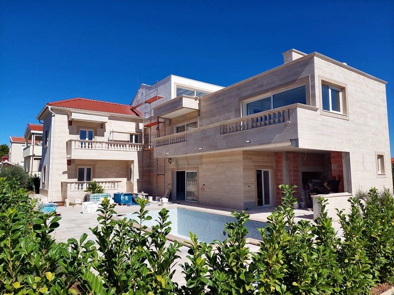 Kup willę nad morzem w Chorwacji - Panorama Scouting H2296, Północna Dalmacja, Vodice.