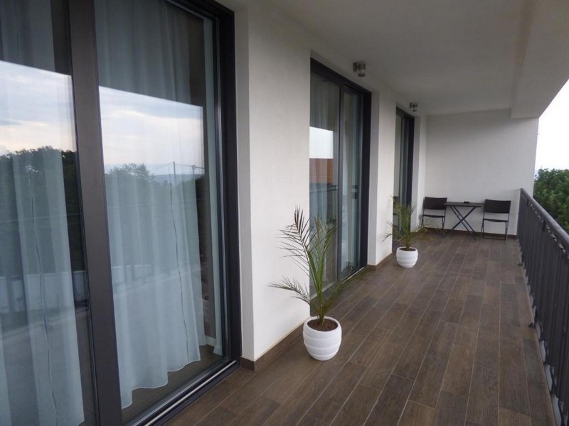 Przestronny dom z dużym tarasem i jacuzzi