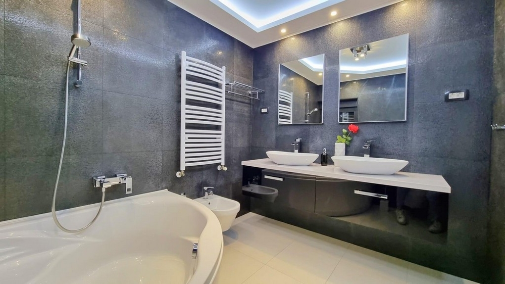 Nowoczesna willa z basenem i umeblowana