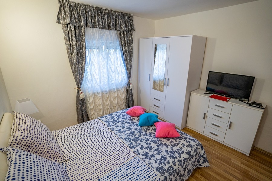 Przestronny dom z dużym tarasem i grillem