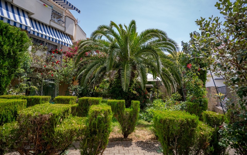 Budynek apartamentowy z widokiem na morze