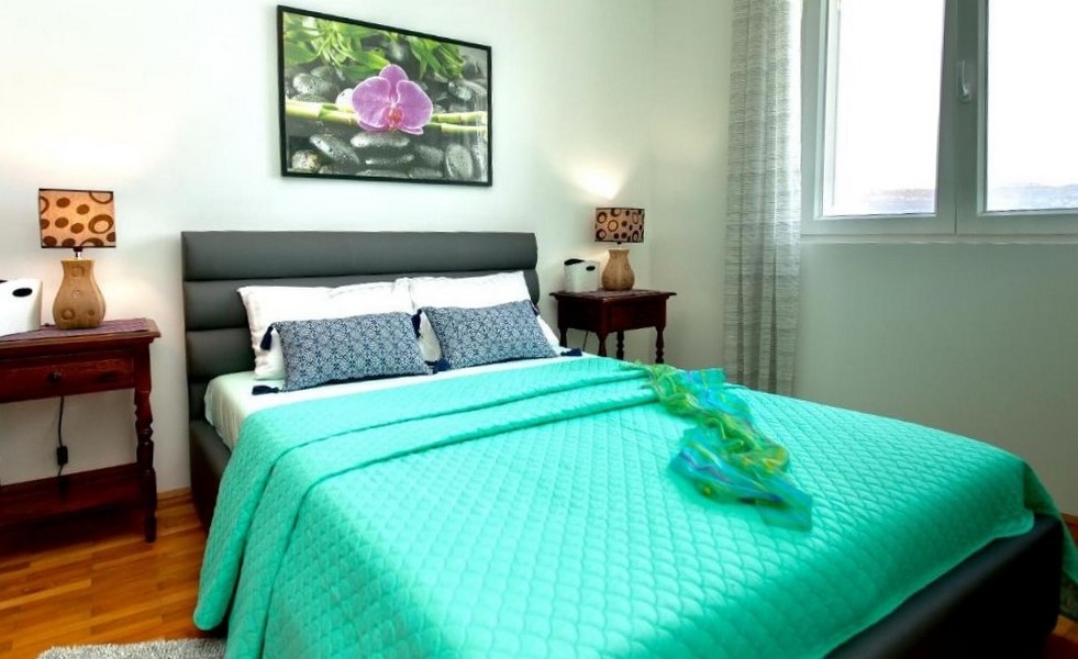 Basen z miejscem do opalania