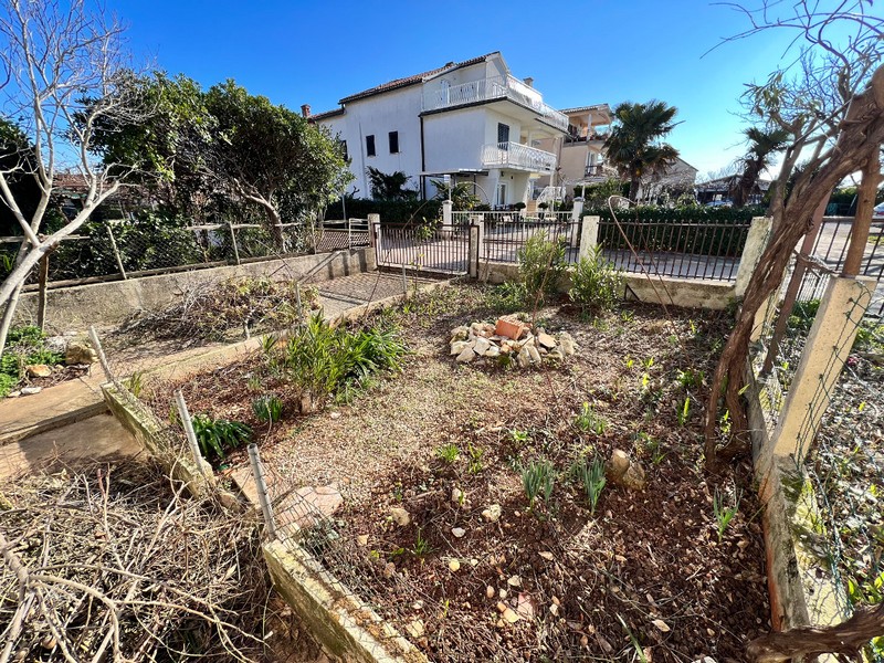 Ogród na posesji H2438 w Umagu na Istrii.