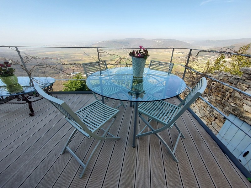 Nieruchomość na Istrii w Chorwacji - z widokiem na ląd i morze.