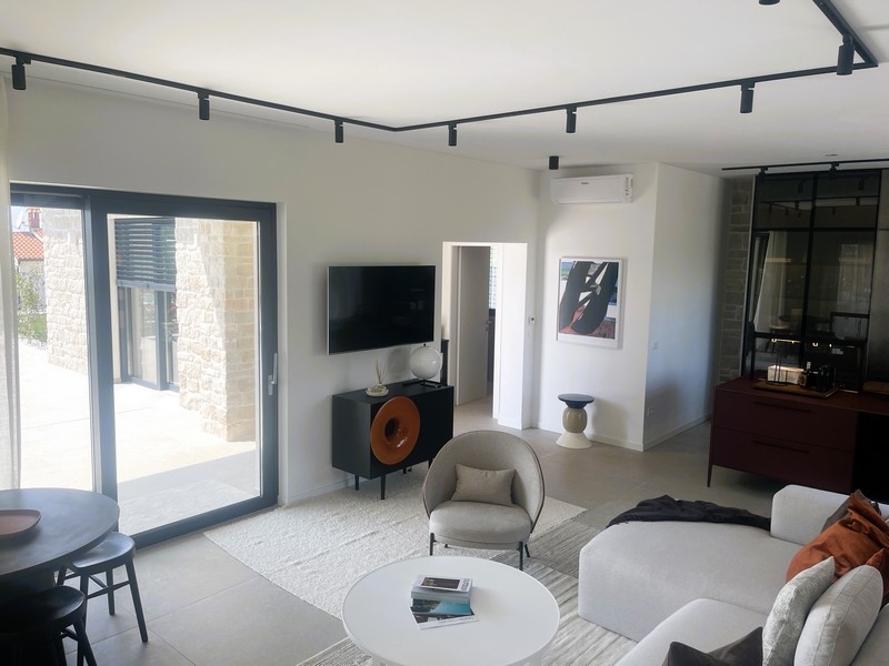 Kup kamienny dom w Chorwacji - Panorama Scouting.