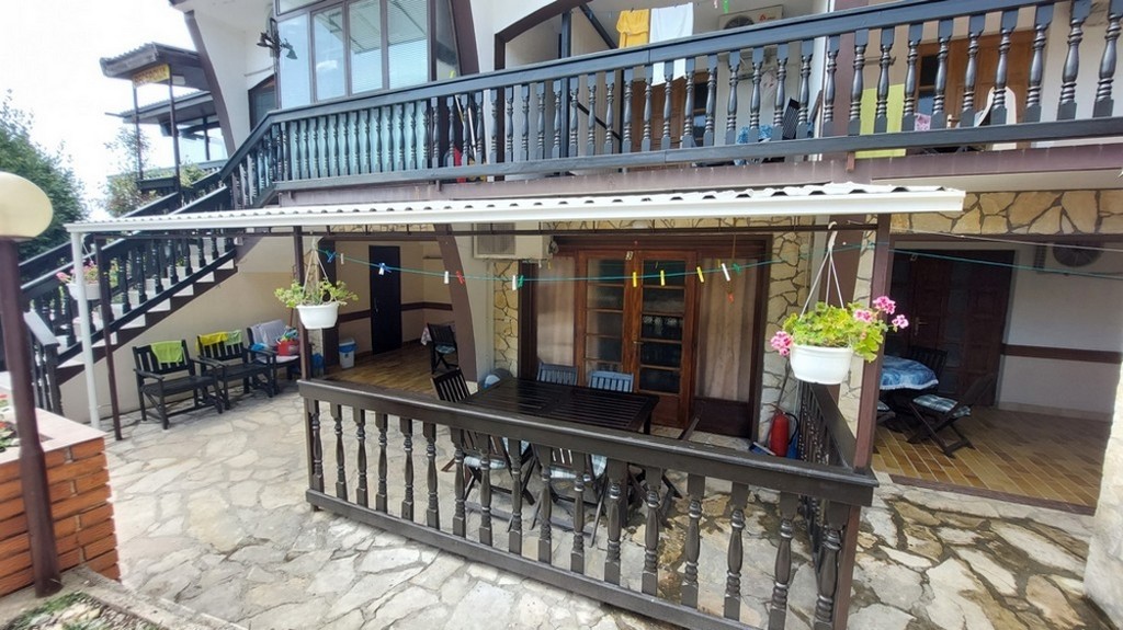 Przestronny dom z dużym tarasem i grillem