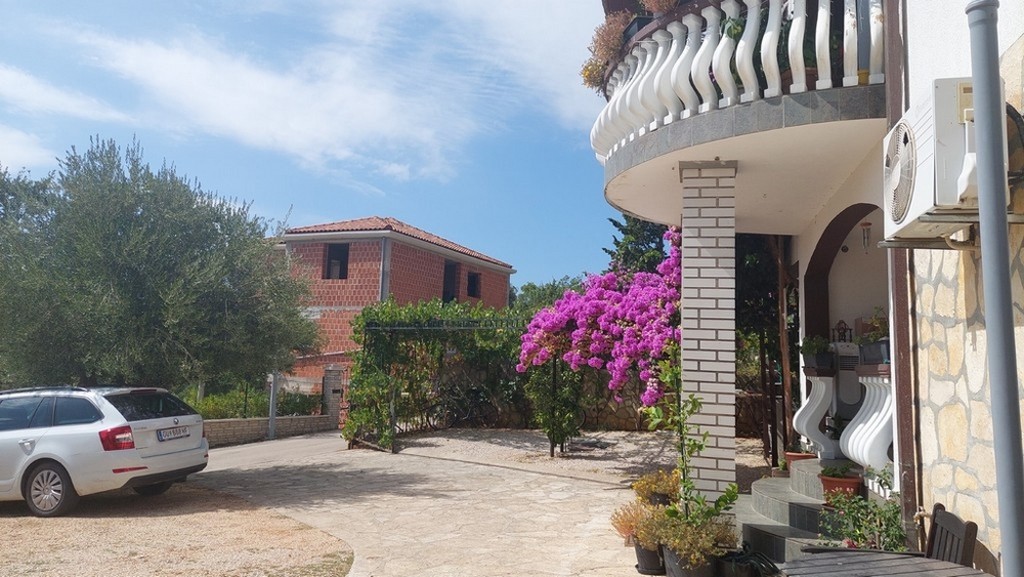 Budynek apartamentowy blisko morza