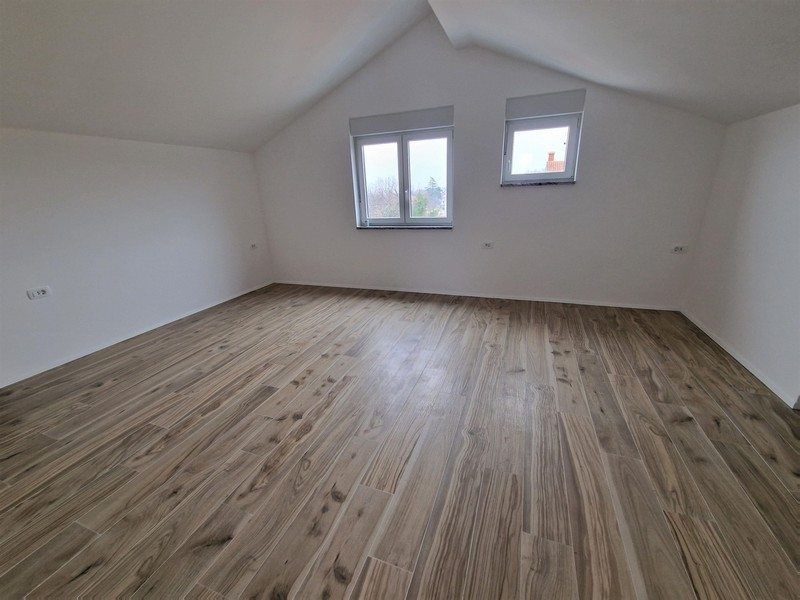 Otwarta przestrzeń na poddaszu