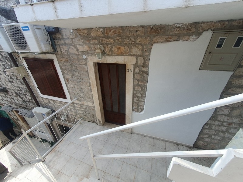 Pokój dzienny z kominkiem