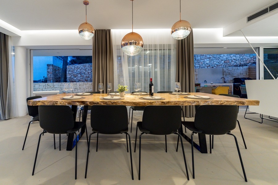 Klimatyzowana sypialnia z widokiem na morze.