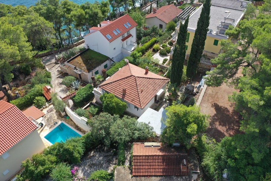 Dom zaledwie około 60 metrów od morza