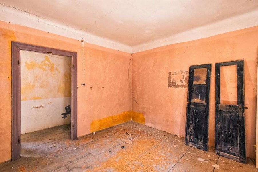 Duża przestrzeń mieszkalna do remontu