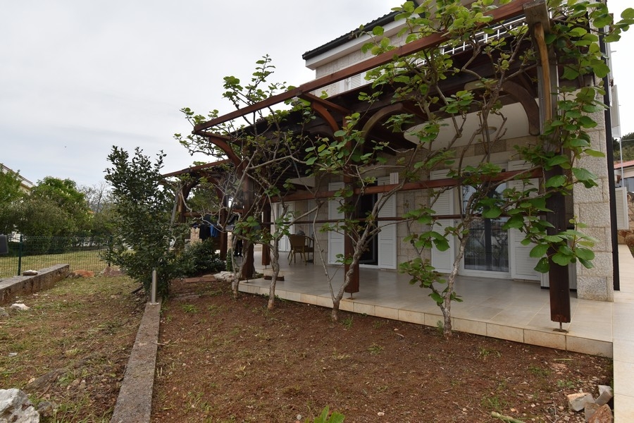 Sprzedam kamienny dom na wyspie Krk w Chorwacji - Panorama Harcerska.