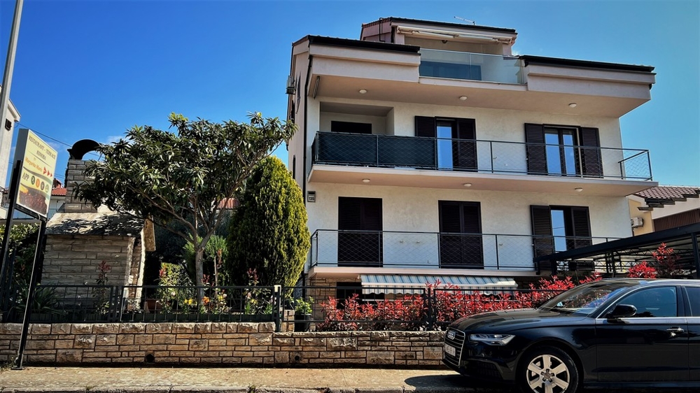 Nieruchomości w Chorwacji - Kup dom w pobliżu Biogradu, obwód zadarski.