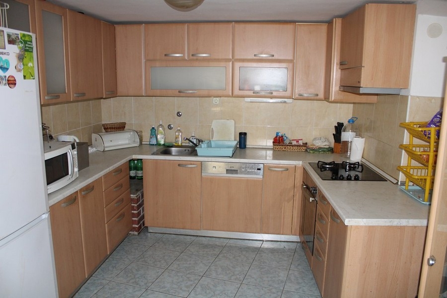 Wyposażona kuchnia.