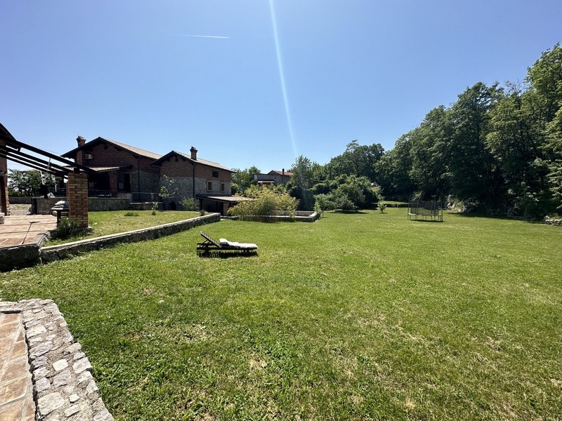 Obiekt z tawerną i basenem