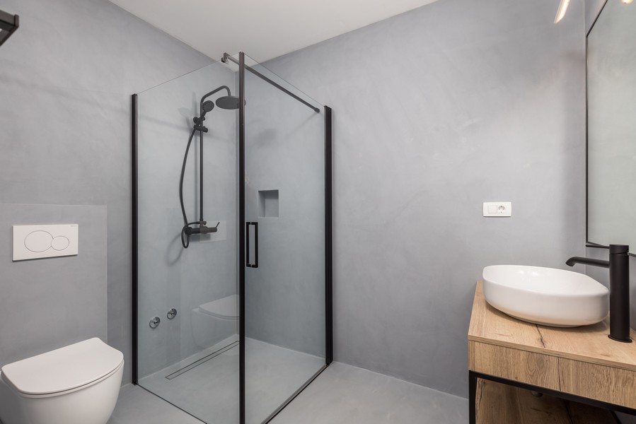 Łazienka z prysznicem.