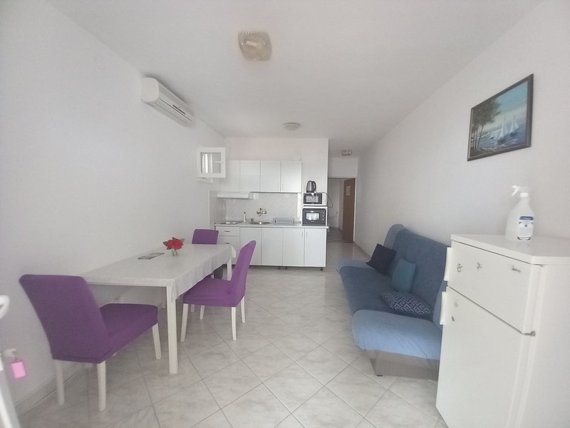 Sprzedam jasne pokoje w 4 mieszkaniach