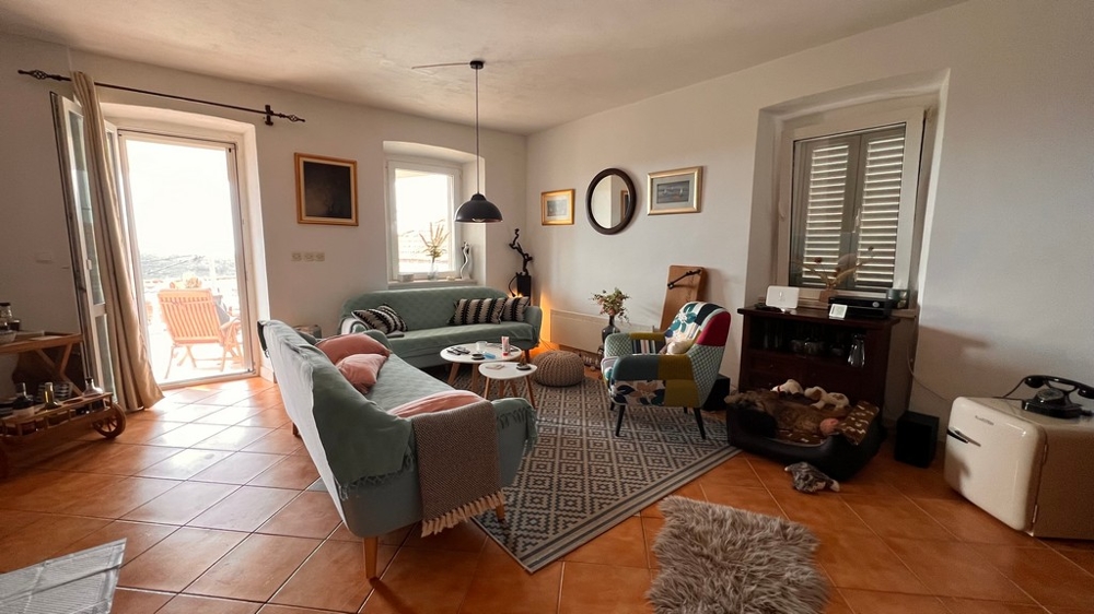 Jasne pokoje z dużymi oknami