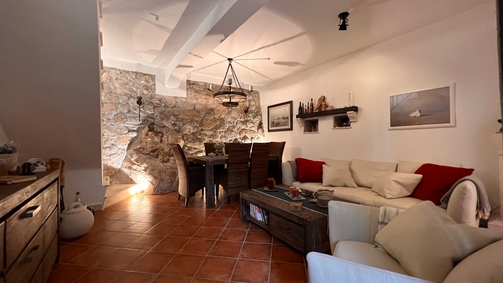 Pokój dzienny z wyjściem na taras