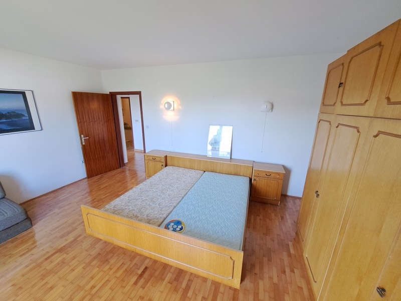 Sypialnia z łóżkiem małżeńskim - nieruchomość H2648.