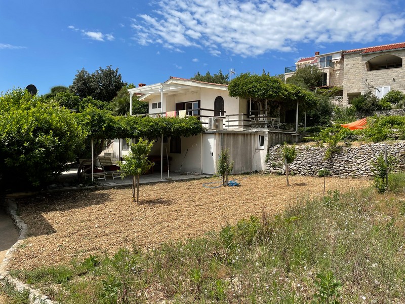 Kup dom w śródziemnomorskiej lokalizacji, blisko morza w Chorwacji - Panorama Scouting.