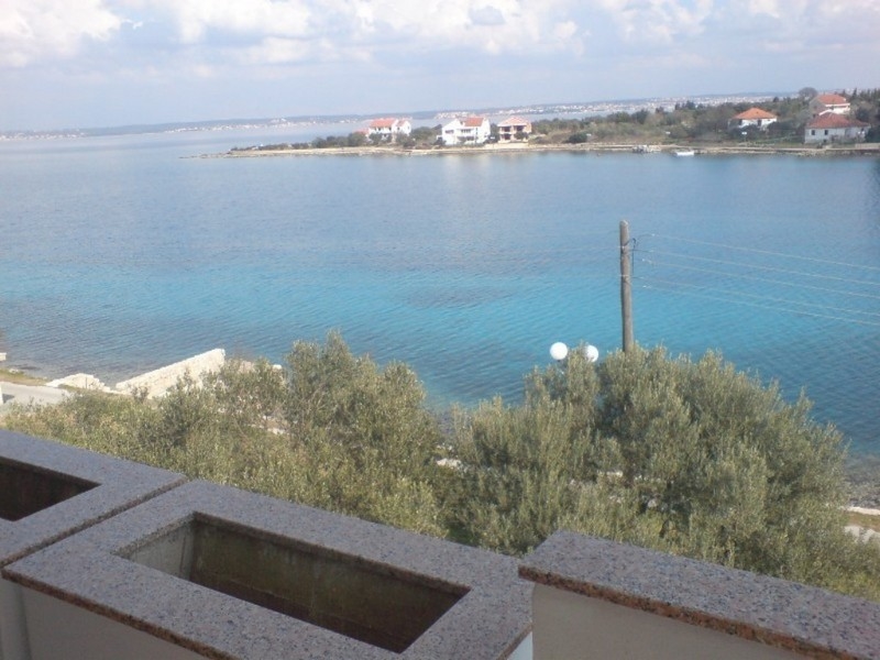 Taras z pięknym widokiem na morze, wyspę Ugljan.