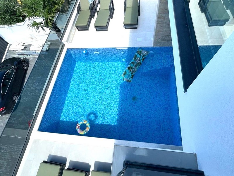 Basen w Chorwacji - Panorama Scouting H2678, region Splitu.