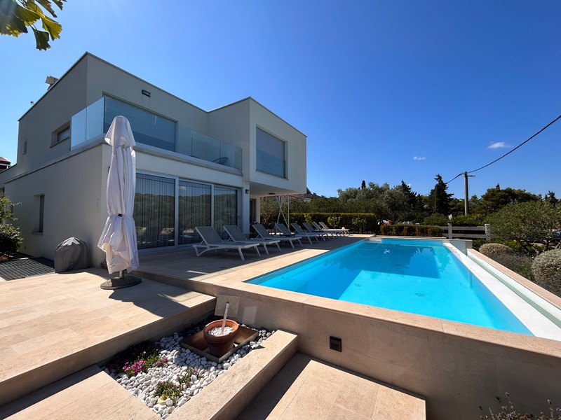 Willa w atrakcyjnej lokalizacji blisko morza w Chorwacji - Panorama Scouting H2681.