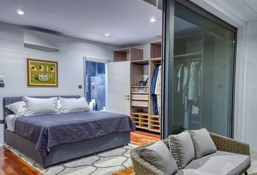 Nowoczesna i luksusowa sypialnia w Villi H2690 w Chorwacji - Panorama Scouting.