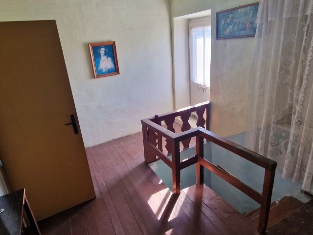 Wewnętrzna klatka schodowa.