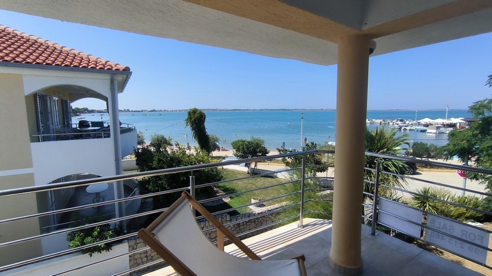 Widok na morze z balkonu domu H2707 w Chorwacji - Panorama harcerska.