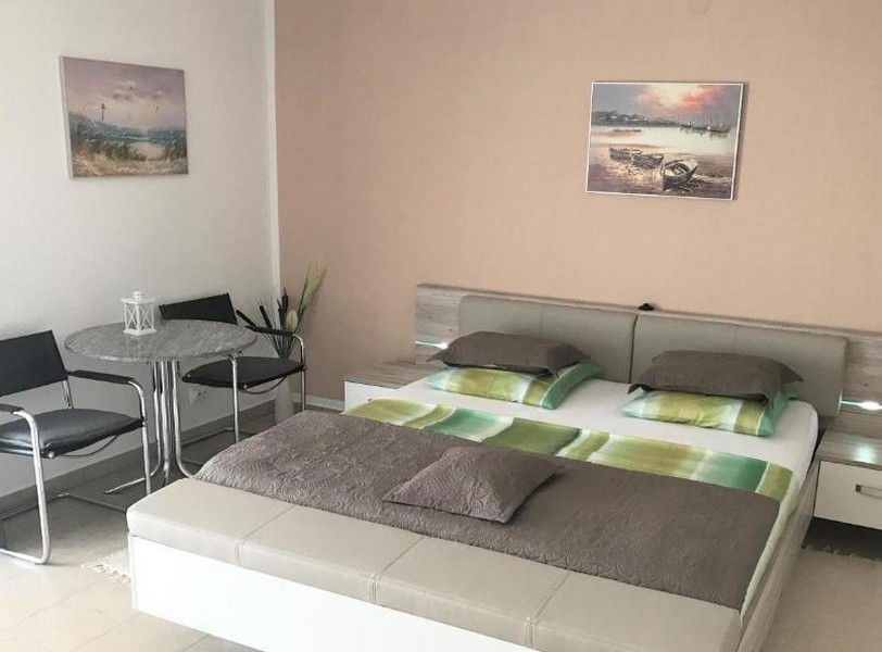 Jasne iw pełni wyposażone sypialnie