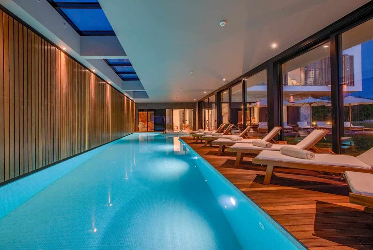 Basen w willi niedaleko Poreca - na sprzedaż w Panorama Scouting.