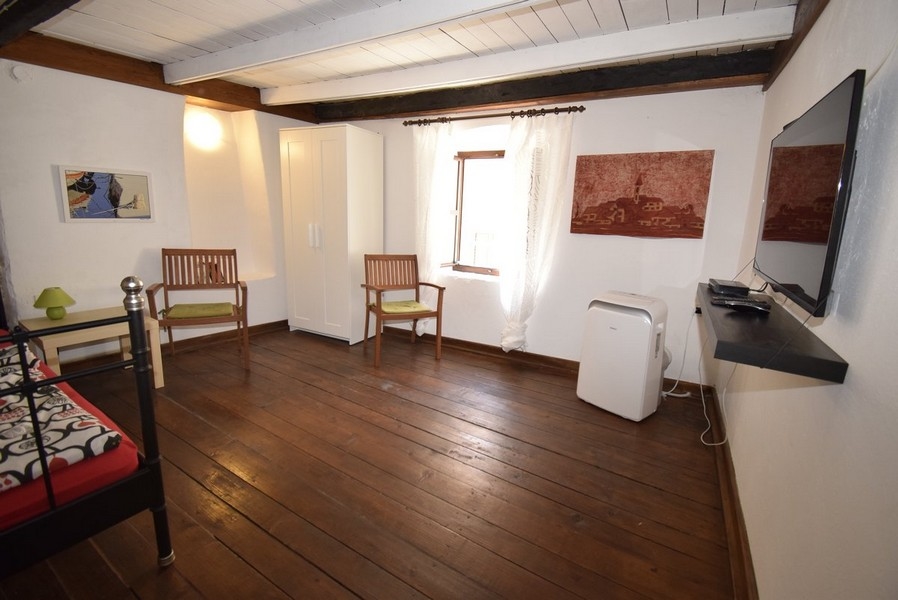 Powierzchnia mieszkalna w kamiennym domu H2738, wystawiona na sprzedaż w Chorwacji.