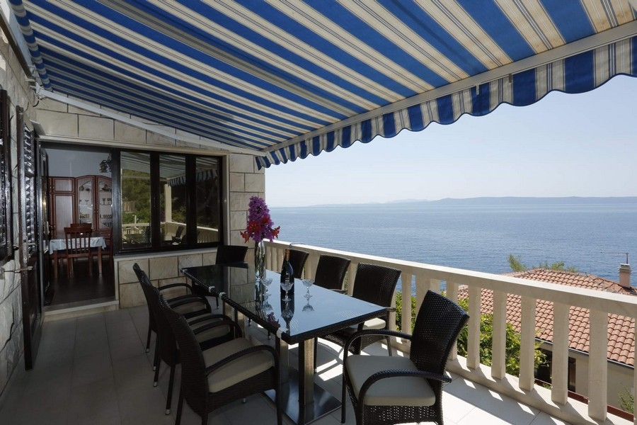 Duży balkon z pięknym widokiem