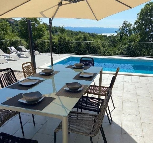 Przestronny taras z panoramicznym widokiem na morze - Nieruchomość Chorwacja - Zatoka Kvarner