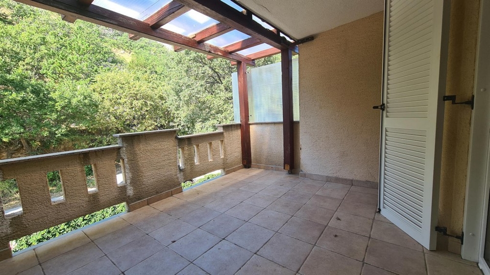 Przestronny apartamentowiec z 8 mieszkaniami