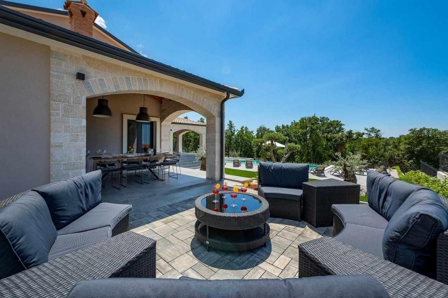 Ekskluzywna willa z kilkoma tarasami