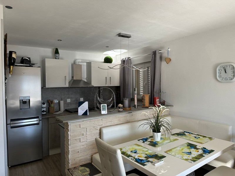 Kuchnia z jadalnią i salonem