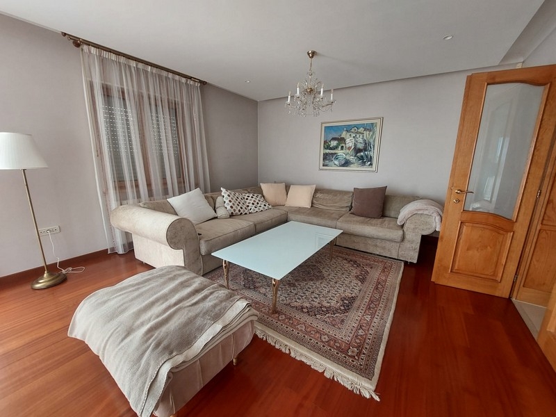 Przytulny i wysokiej jakości salon.