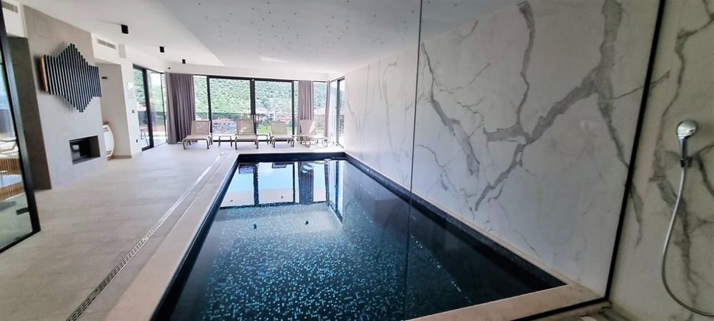 Willa z krytym basenem i siłownią