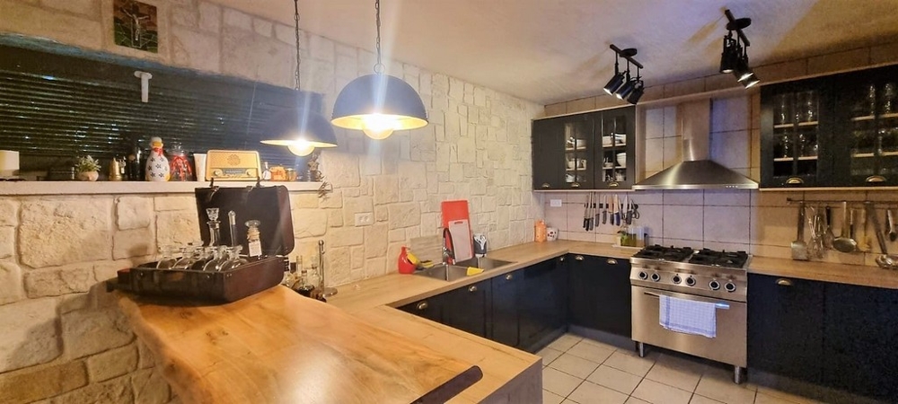 Willa z tawerną i mieszkaniem dla personelu