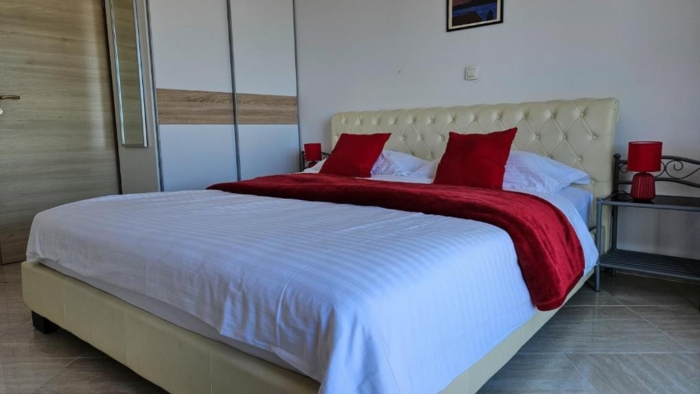 Willa z widokiem na morze na wyspie Vis - H2846