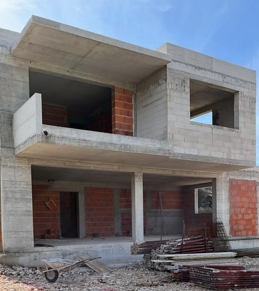 Do wykończenia dom jednorodzinny w Primosten