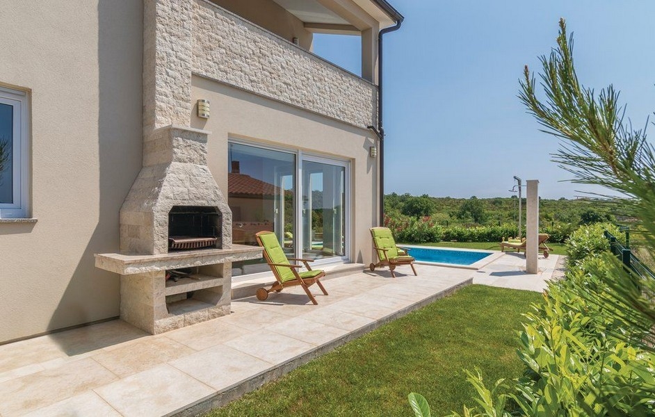 Dom wolnostojący z dużym ogrodem i widokiem na morze