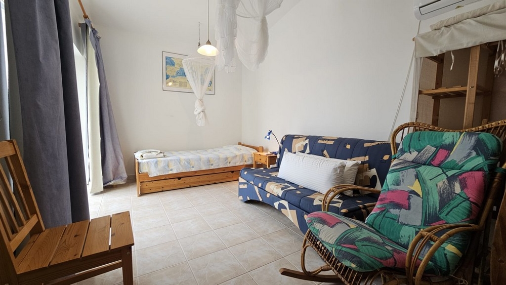 Na sprzedaż pokój dzienny z rozkładaną sofą i łóżkiem pojedynczym w domu w Karlobag