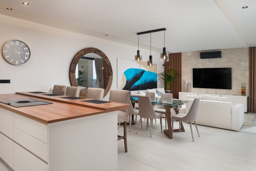 Willa na sprzedaż w Razanac, Zadar, Chorwacja - salon i jadalnia na otwartym planie