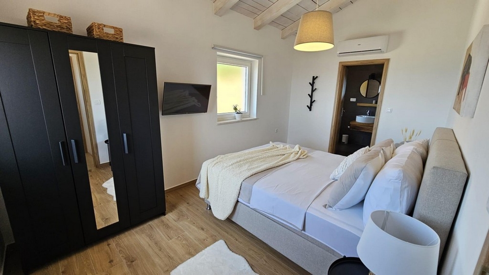 Sypialnia z klimatyzacją.