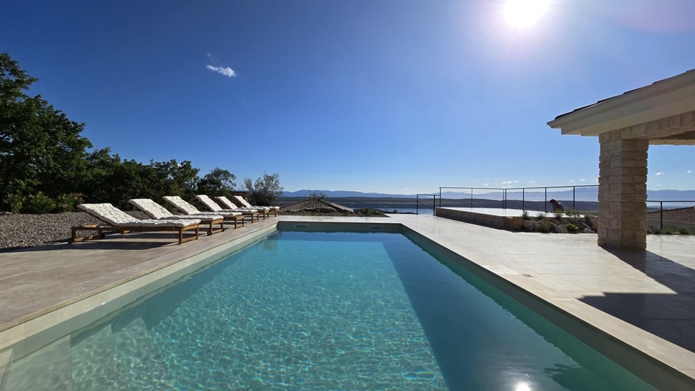 Luksusowa willa śródziemnomorska H3009 na sprzedaż w Chorwacji niedaleko Crikvenicy.